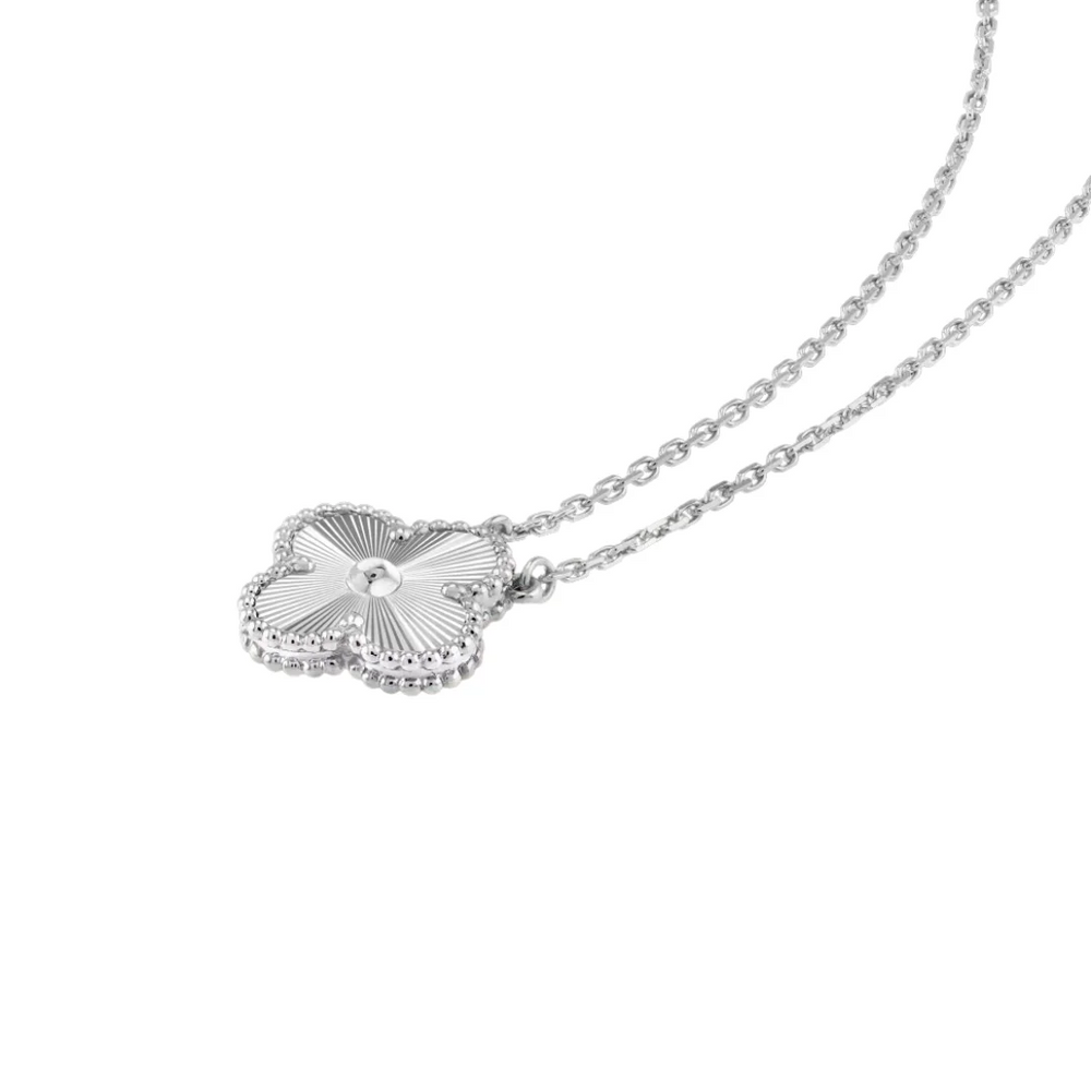 
                  
                    EleganceCharm Kette
                  
                