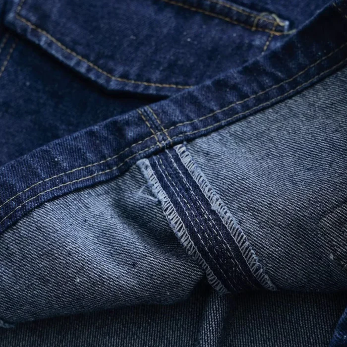 
                  
                    Zweiteiliges Denim-Set
                  
                