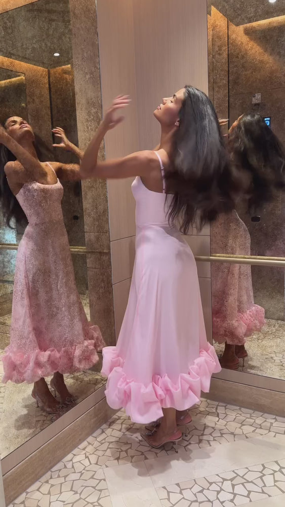
                  
                    Video in der Galerie ansehen und abspielen, Kleid in Rosa
                  
                